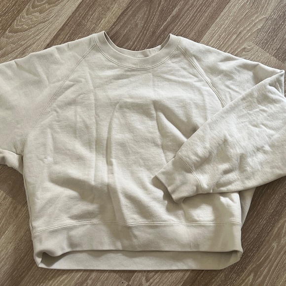 Uniqlo Oversized Crewneck Sweater (Cropped) - Picture 1 of 2